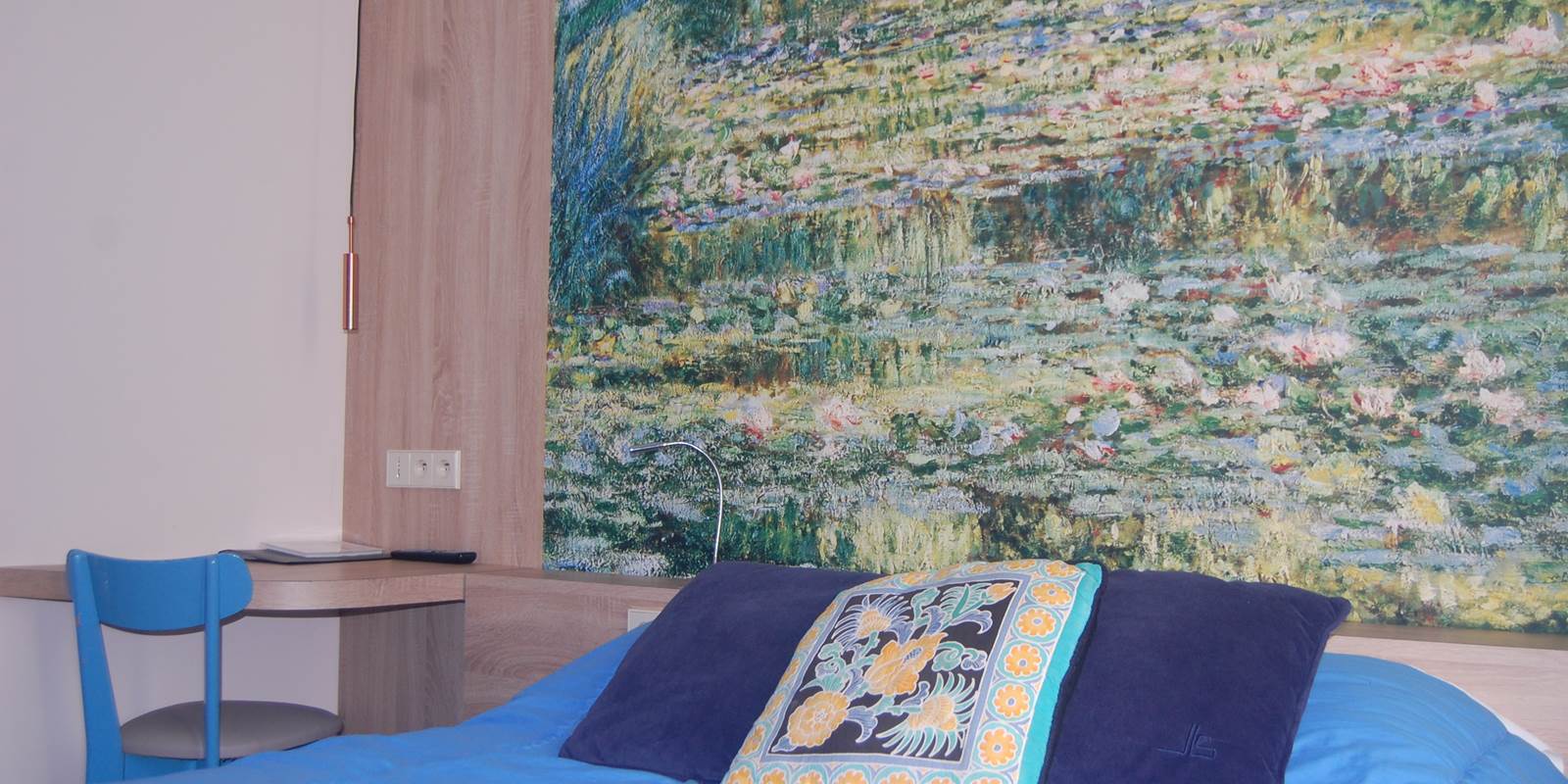 Chambre GL hôtel 2 étoiles paris 6ème arrondissement métro rennes